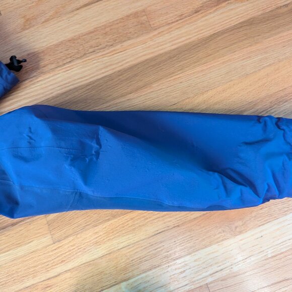 Arc'teryx Women's Alpha AR Jacket, Small, Blueish Purple - Picture 16 of 16